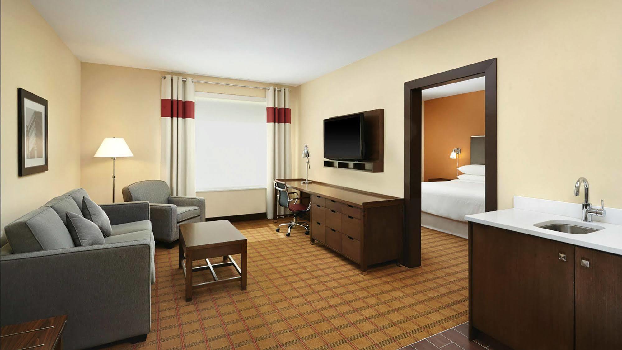 Four Points By Sheraton Edmonton International Airport Nisku Exterior photo